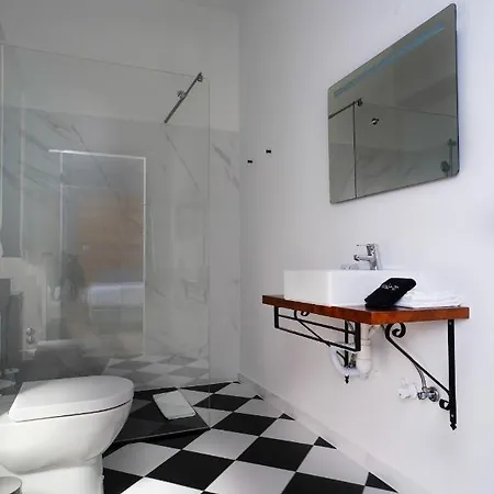 Alameda By Boutique Taipas Garagem Motos Πανσιόν *