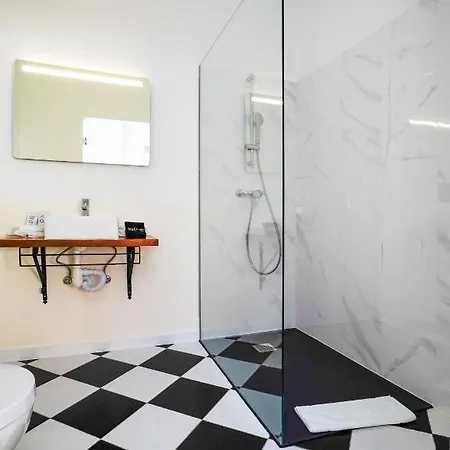 Gasthof Alameda By Boutique Taipas Garagem Motos Portimão