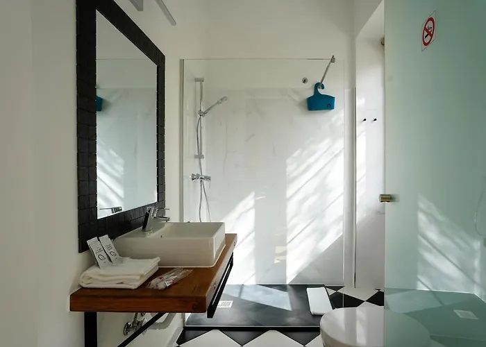 Alameda By Boutique Taipas Garagem Motos Portimão