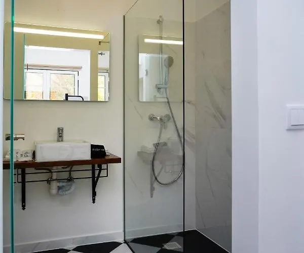 Alameda By Boutique Taipas Garagem Motos Gæstehus